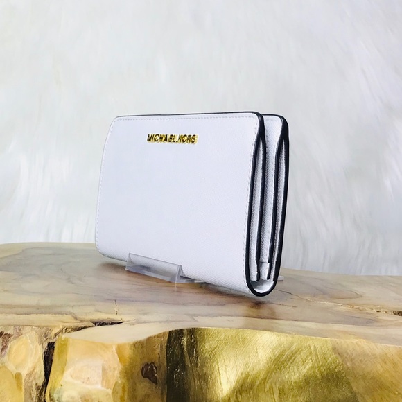 Michael Kors Jet Set Travel Slim Bifold Wallet - Picture 2 of 8